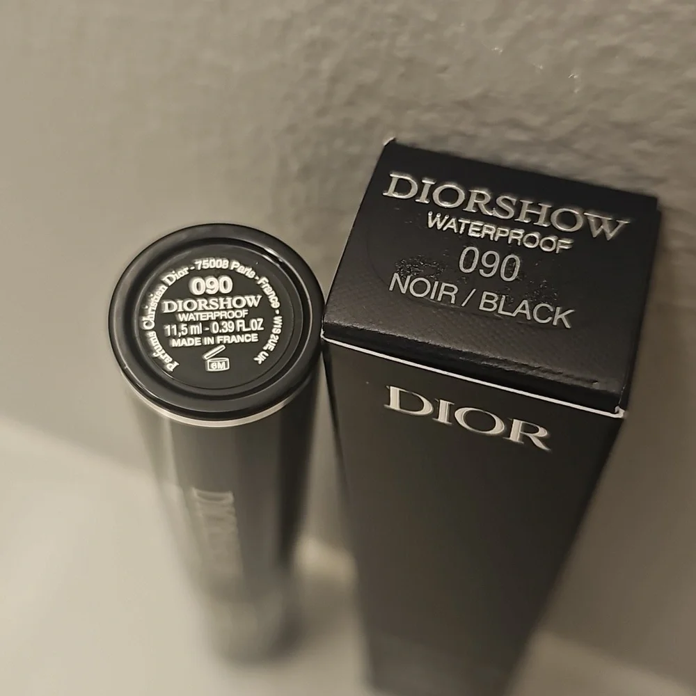 Dior Diorshow Waterproof Buildable Volume Mascara - Noir/Black 090. New, Unused.